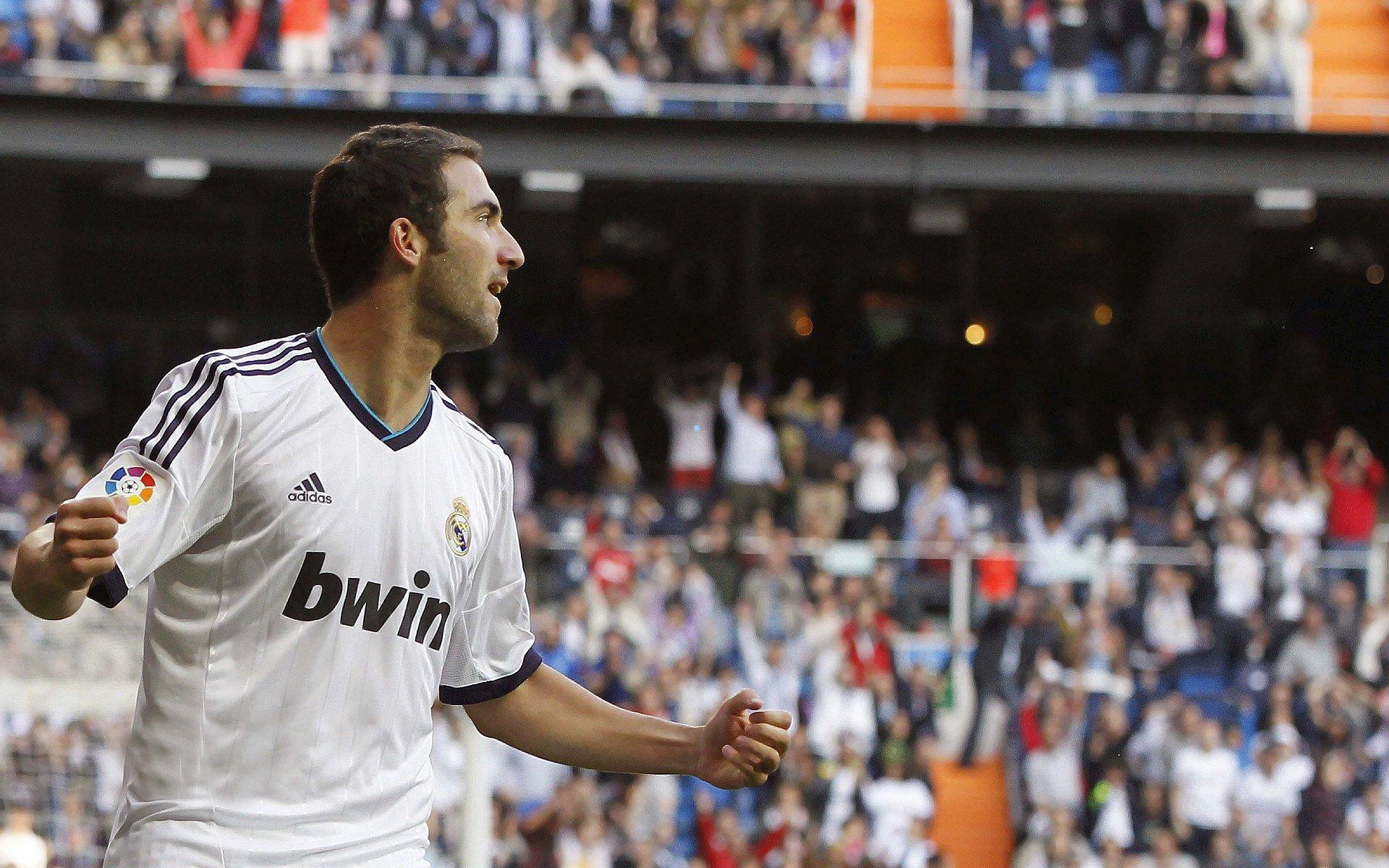 浓眉伤缺六周震动湖人，阿里纳斯直言伤病频发罕见